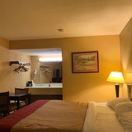 Economy Inn & Suites 汉尼拔 外观 照片
