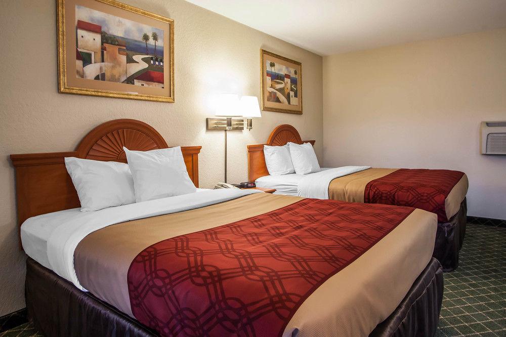 Economy Inn & Suites 汉尼拔 外观 照片