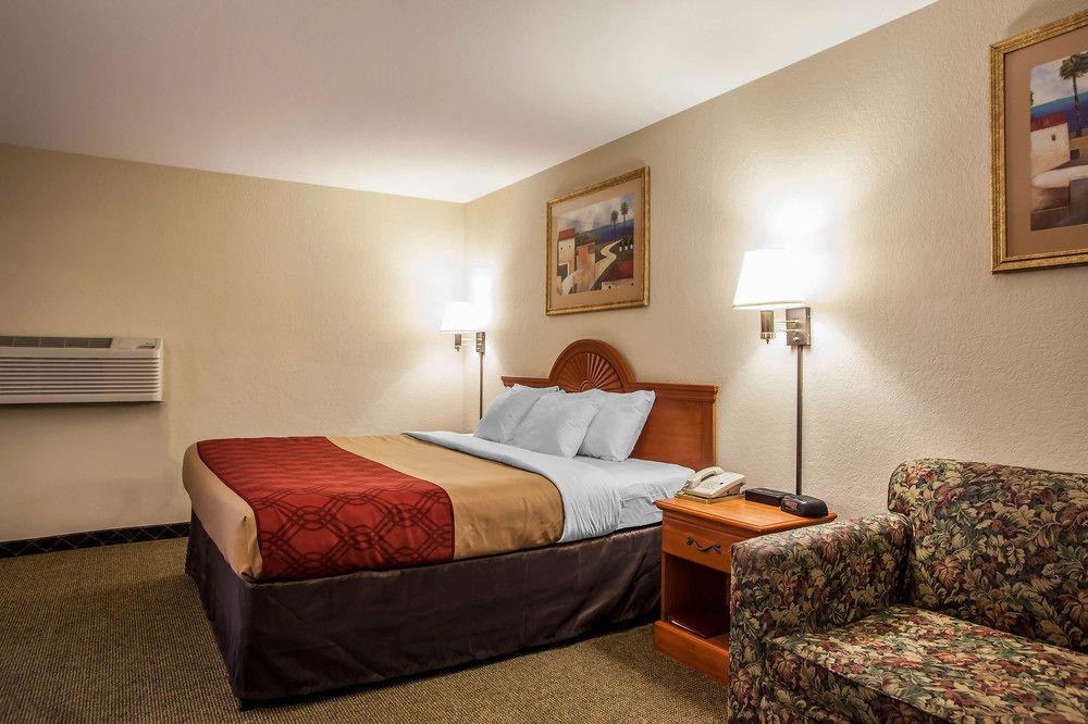 Economy Inn & Suites 汉尼拔 外观 照片