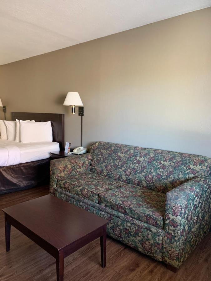 Economy Inn & Suites 汉尼拔 外观 照片